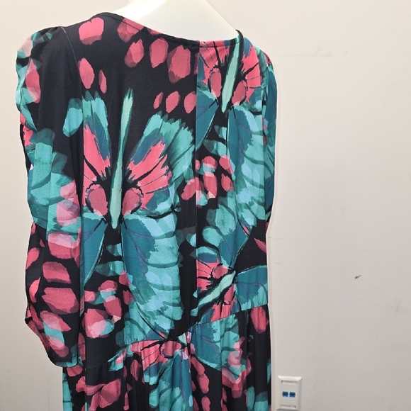 torrid Pastel Floral Top in Mint & Soft Pink - Picture 7 of 10